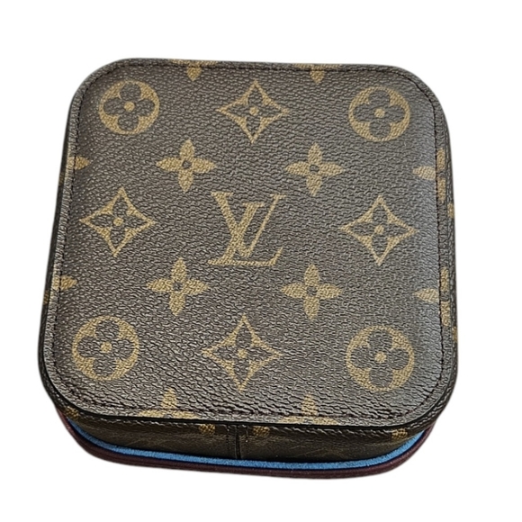 Louis Vuitton Boite Camille MM Monogram Case Leather Bordeaux - Picture 5 of 9